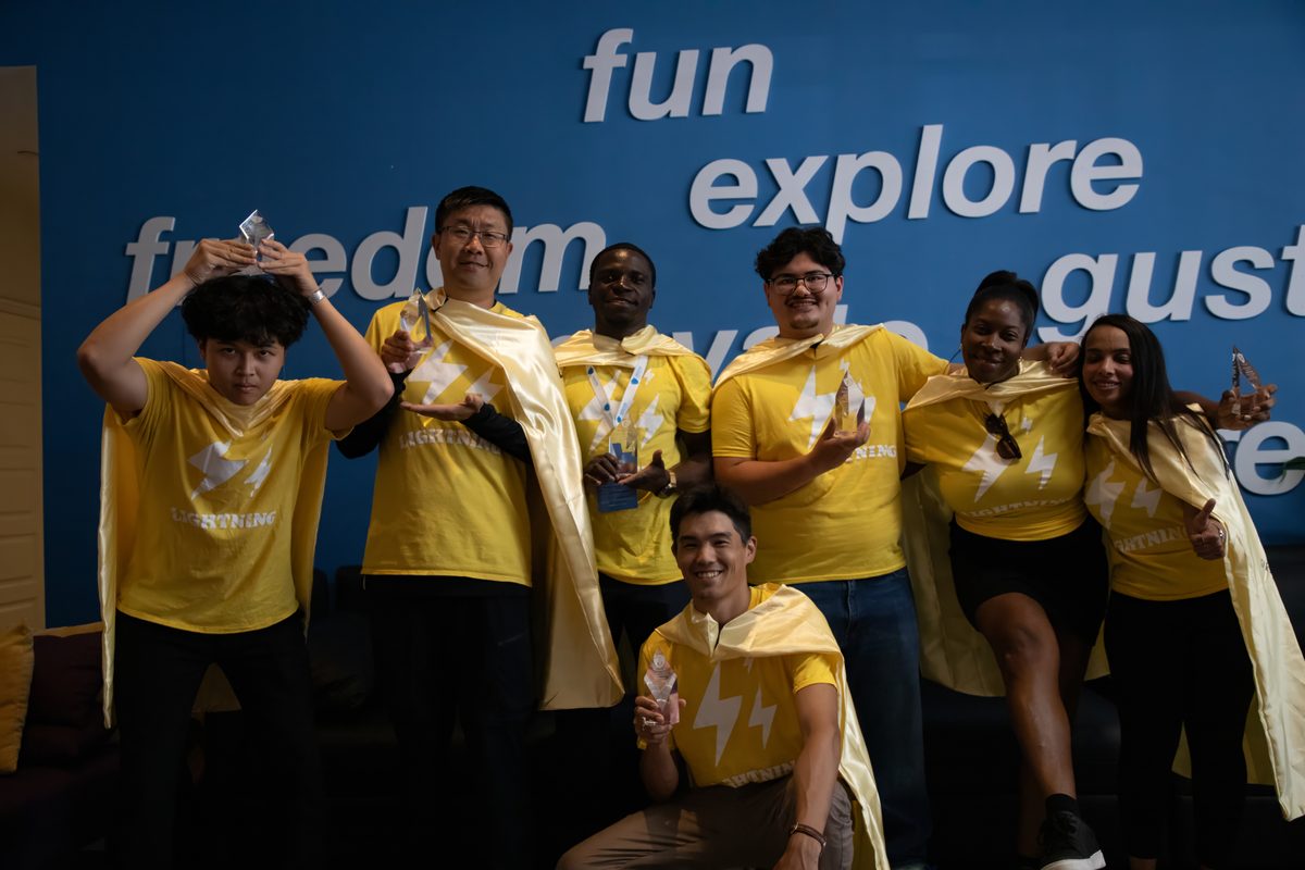 Team Lightning winning the Draper University competition